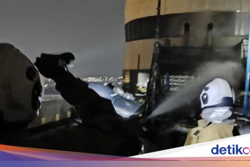 Hotel Grand Arkenso Semarang Terbakar, Api Diduga dari Mesin Boiler