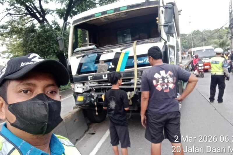 Kecelakaan Truk di Cengkareng Sebabkan Kepadatan Lalu Lintas Menuju Daan Mogot