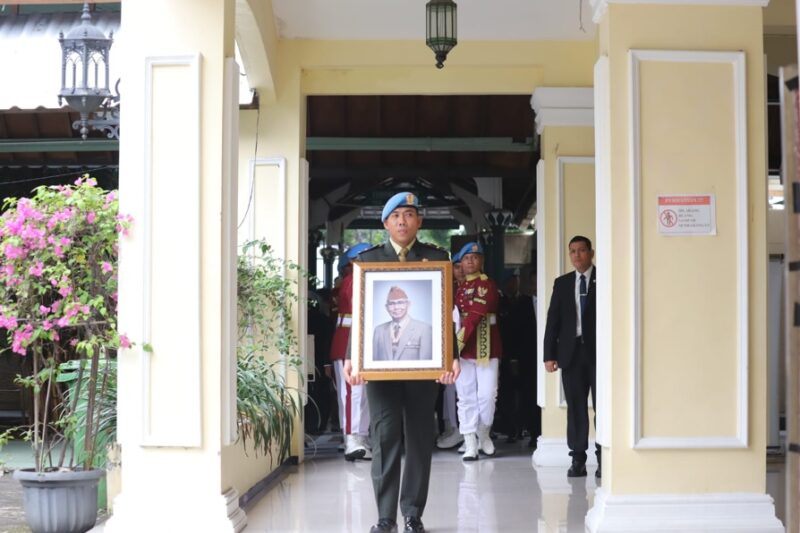 Detik-Detik Jenazah Try Sutrisno Dibawa dari Rumah Duka dan Dishalatkan di Masjid Sunda Kelapa : Okezone News